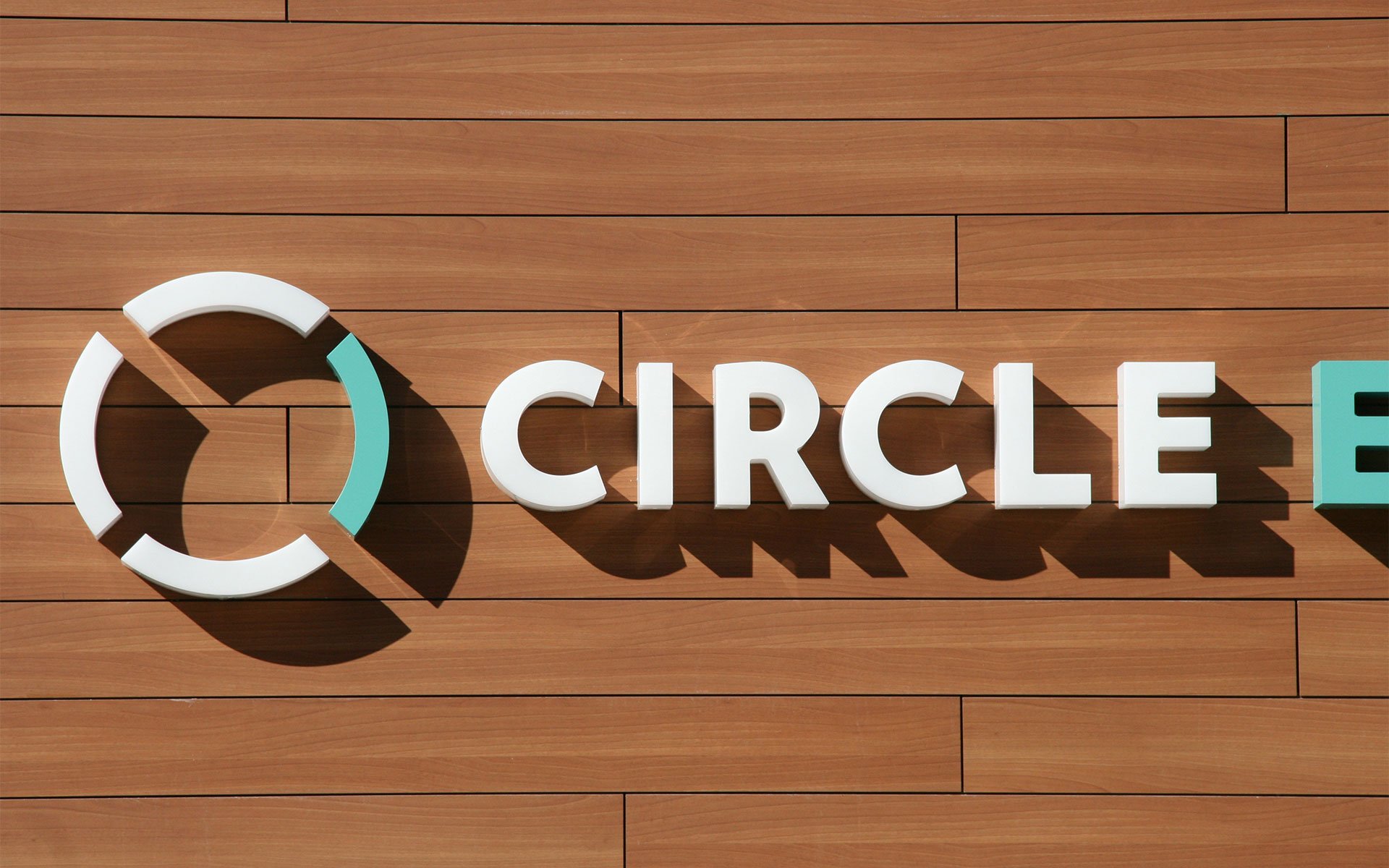 Circle_East_04
