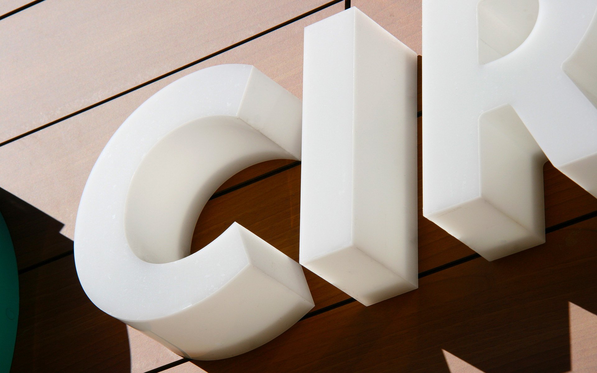 Circle_East_06